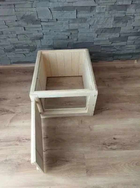 Prosklený včelí úl – Zadní strana